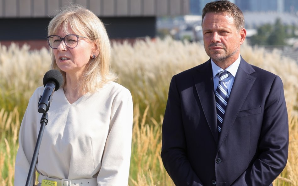 Prezydent Warszawy Rafał Trzaskowski i prezes MPWiK Renata Tomusiak