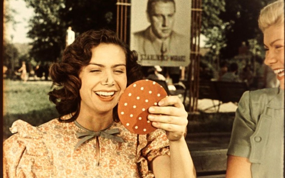 Aktorzy odgrywający role robotników, wypadają niezwykle wiarygodnie – zarówno  Janek Szarliński , w 