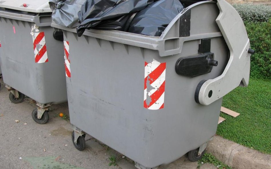 Gmina może dopłacać do nowego systemu gospodarowania odpadami komunalnymi.
