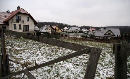 Czy można budować na podstawie pozwolenia wydanego przed podziałem działki?
