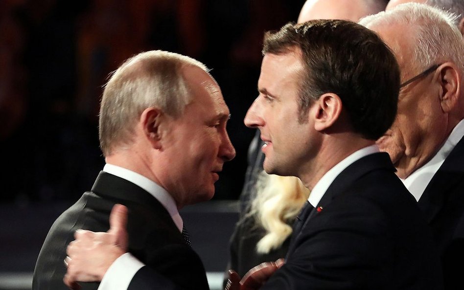 Prezydenci Rosji i Francji mówili o bohaterstwie Armii Czerwonej