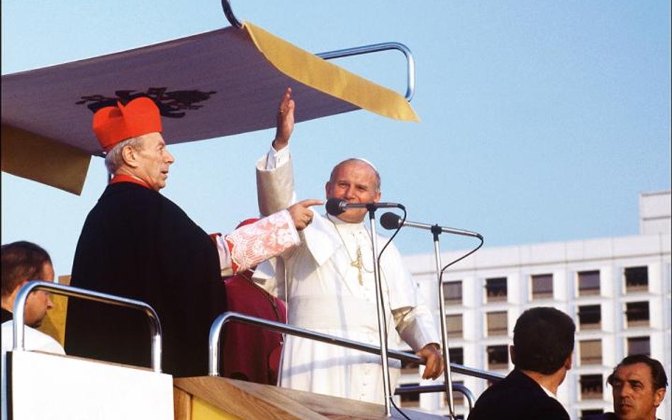 1979. Na pl. Piłsudskiego z Prymasem Tysiąclecia, kard. Stefanem Wyszyńskim