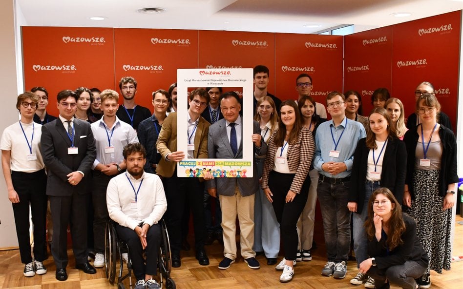 W tym roku w Urzędzie Marszałkowskim Województwa Mazowieckiego praktyki odbywa 50 studentów. Każdy z