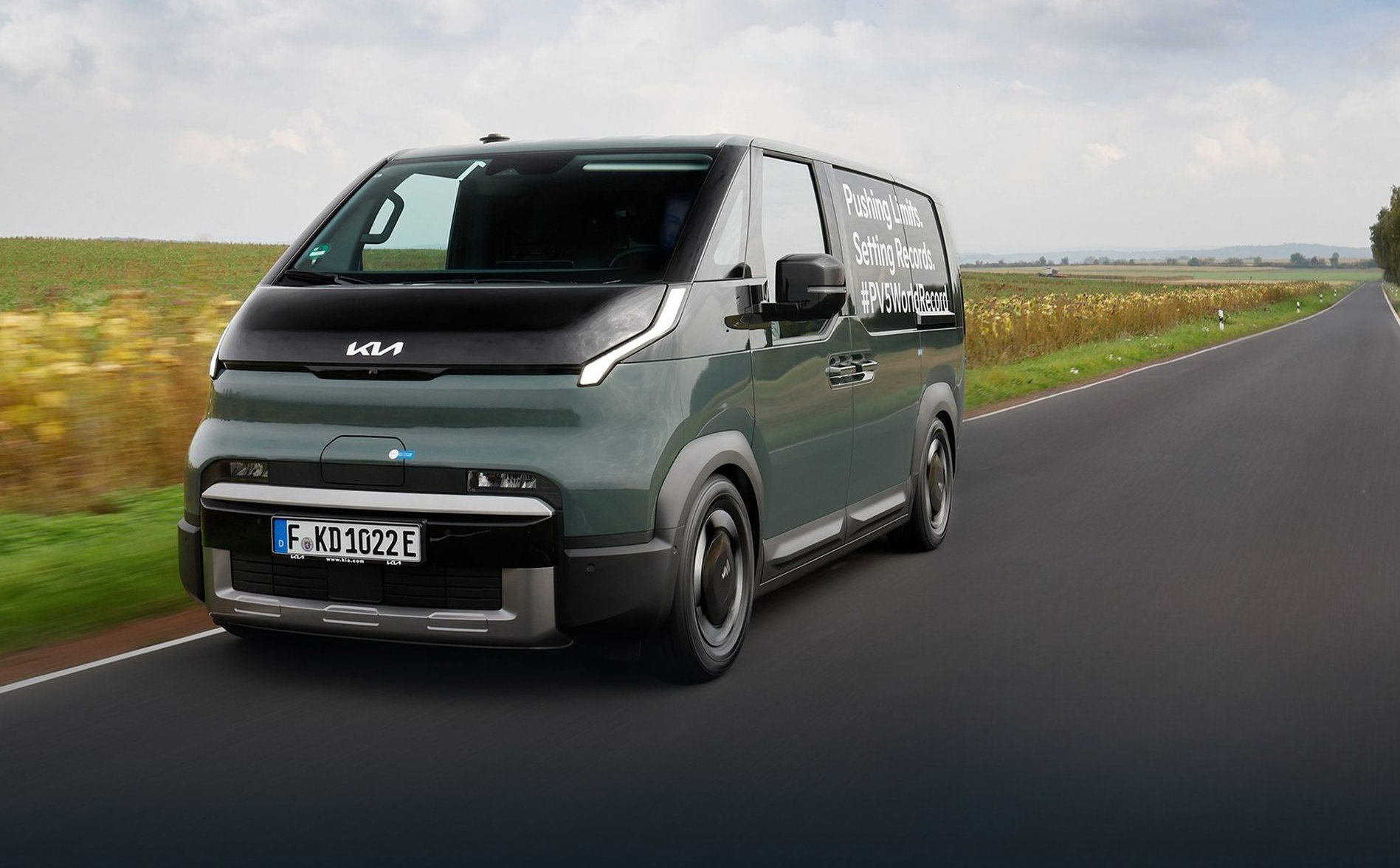 Kia bije rekord Guinnessa. Żaden elektryczny van nie przejechał tylu kilometrów