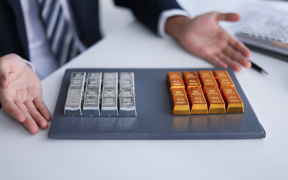 Złoto i srebro nadal na fali. Poniedziałkowe zwyżki wynoszą je na rekordy