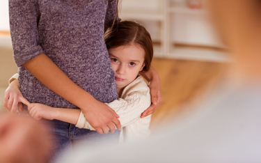 Kontakty z dzieckiem po rozwodzie: co zrobić, gdy rodzic utrudnia widywanie się