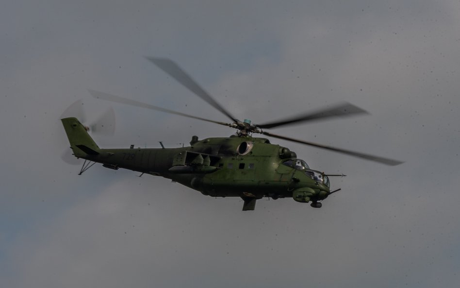 Śmigłowiec bojowy Mi-24W.