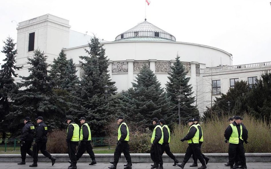 Przed budynkiem Sejmu będą protestować m.in. pośrednicy w obrocie nieruchomościami