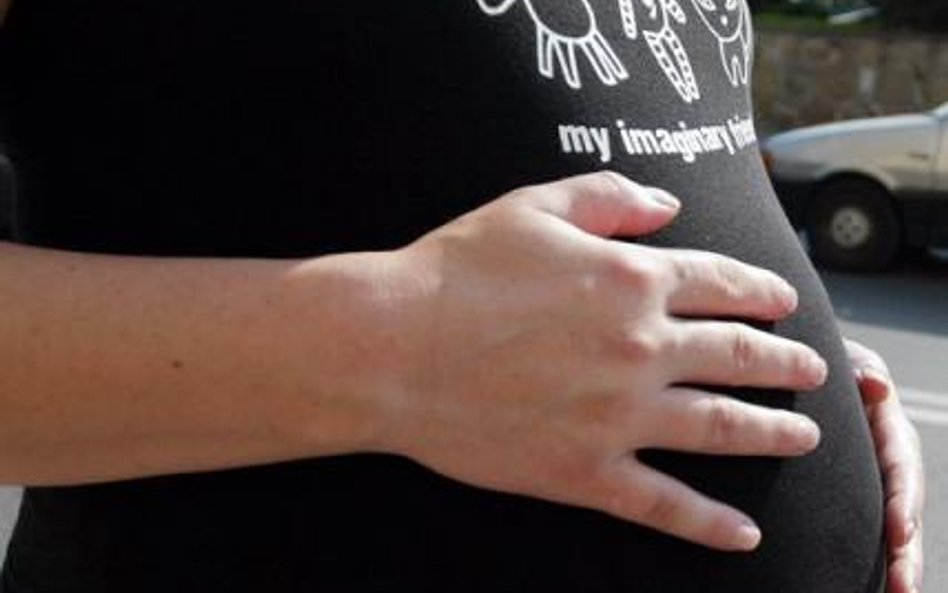 Ciężarna kobieta musi być zwalniana na badania