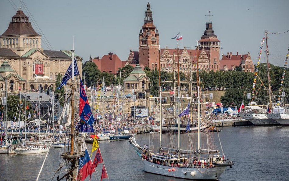 Do Szczecina płynie 55 żaglowców i jachtów z 18 krajów