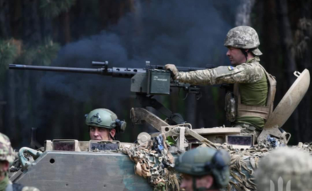 Ukraińścy żołnierze na froncie. Starlinki trafiają również do armii