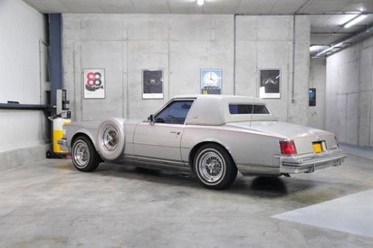 Czy ktoś odciął limuzynie tył i dospawał zwykłego sedana?