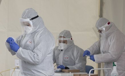 W piątek 476 nowych przypadków koronawirusa. Znów wzrost