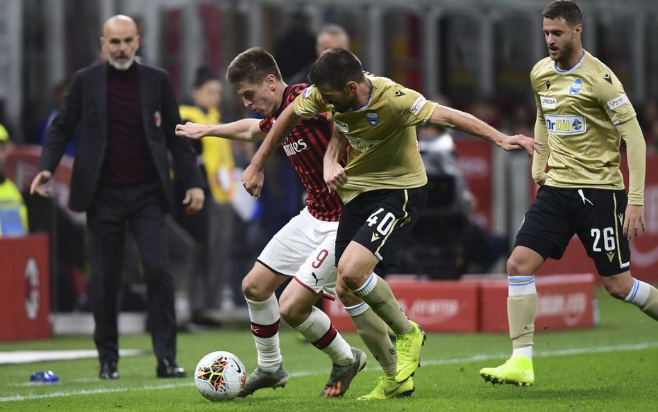 Milan przegrał, Piątek z "asystą" przy golu samobójczym
