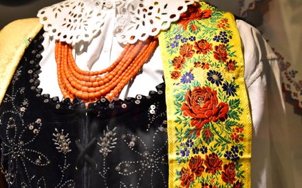 Rzeszowskie Muzeum Etnograficzne prezentuje wyjątkową kolekcję strojów ludowych.