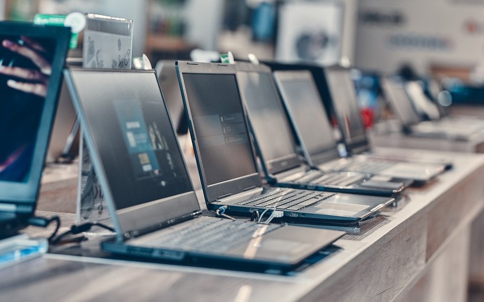 Dodatkowa opłata za smartfona lub laptopa przesądzona. Marta Cienkowska podpisała rozporządzenie