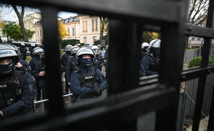 Michał Szułdrzyński: Polska zachwyca świat, politycy ją kompromitują. Wojna o TK zagraża naszemu bez