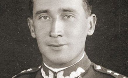 Roman Czerniawski (1910–1985) w mundurze porucznika. Zdjęcie wykonano w latach 30. XX w.