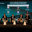 Uczestnicy debaty „Śmiałe wizje sprzedaży funduszy inwestycyjnych” podczas drugiego dnia XVIII Forum
