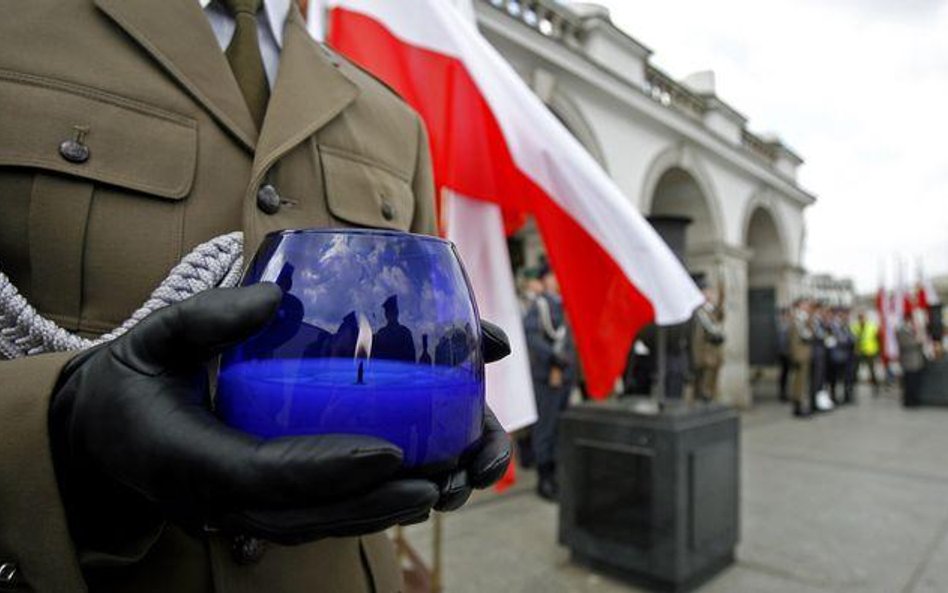 Złożenie kwiatów przed Grobem Nieznanego Żołnierza