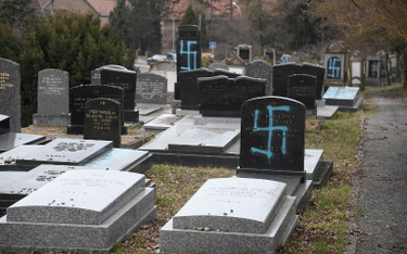 80 grobów zniszczonych na cmentarzu żydowskim we Francji