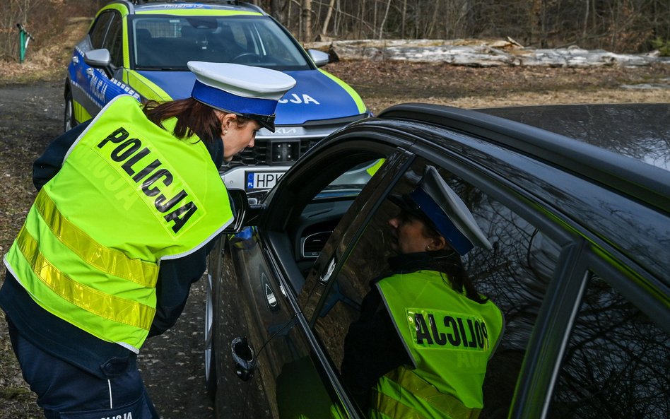 Polacy chcą surowszych kar i więcej fotoradarów. Największym zagrożeniem pijani kierowcy