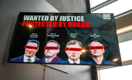 Kampania „Wanted by justice, protected by Orban”
