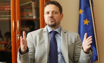 Sondaż: Jaki tuż za Trzaskowskim