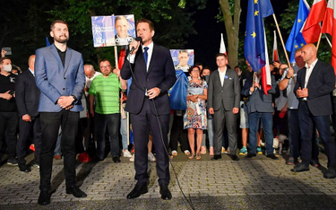 Rafał Trzaskowski i Łukasz Marek (zastępca burmistrza Wołomina) podczas wiecu wyborczego