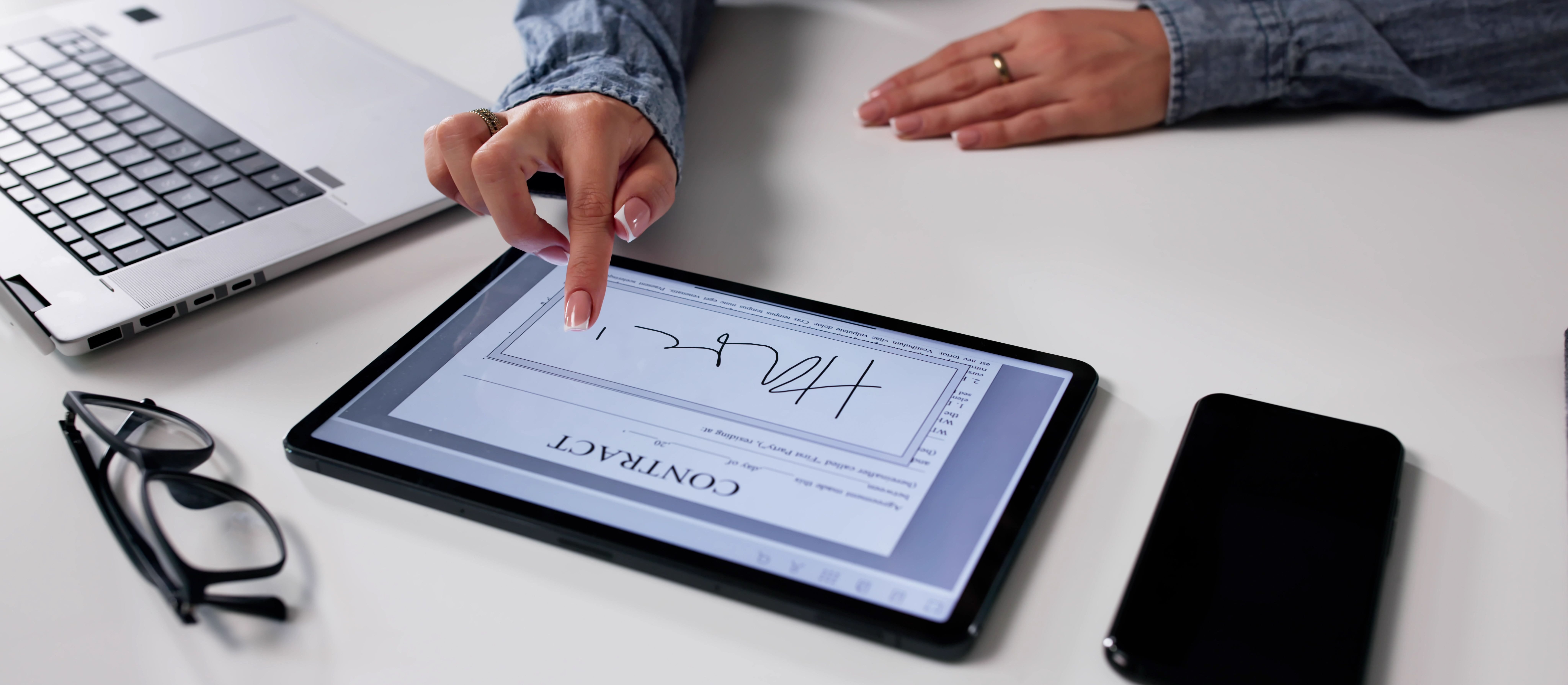 Eksperci: prawo nie nadąża za nowymi formami czynności prawnych