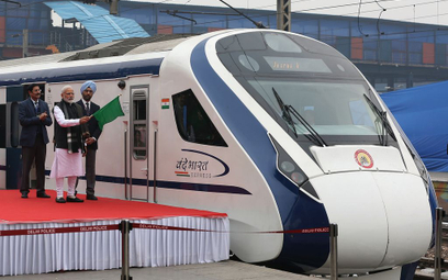 Indie: Najszybszy pociąg w kraju zepsuł się dzień po debiucie