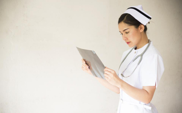 Sąd: zagraniczny dyplom pielęgniarki był niewystarczający