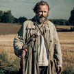 Leszek Lichota gra lekarza i znachora, który wciela w życie nauki Jezusa, choć o tym nie wspomina. M