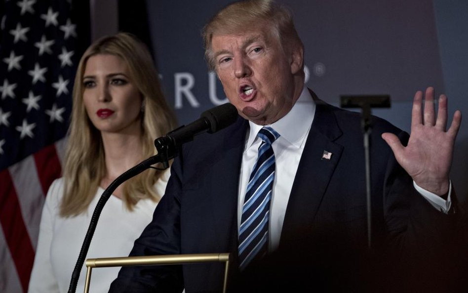 Donald i Ivanka Trump podczas ceremonii otwarcia nowego hotelu w Waszyngtonie - Trump International 