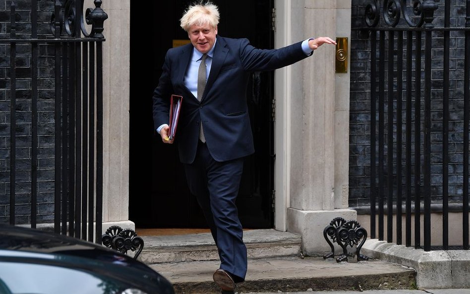Brexit: Czarne chmury nad funtem