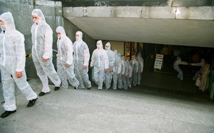 Anna Piotrowska (Mufmi Teatr Tańca), „Kino o każdej porze”, performans, 26.04.2007; CSW Zamek Ujazdo