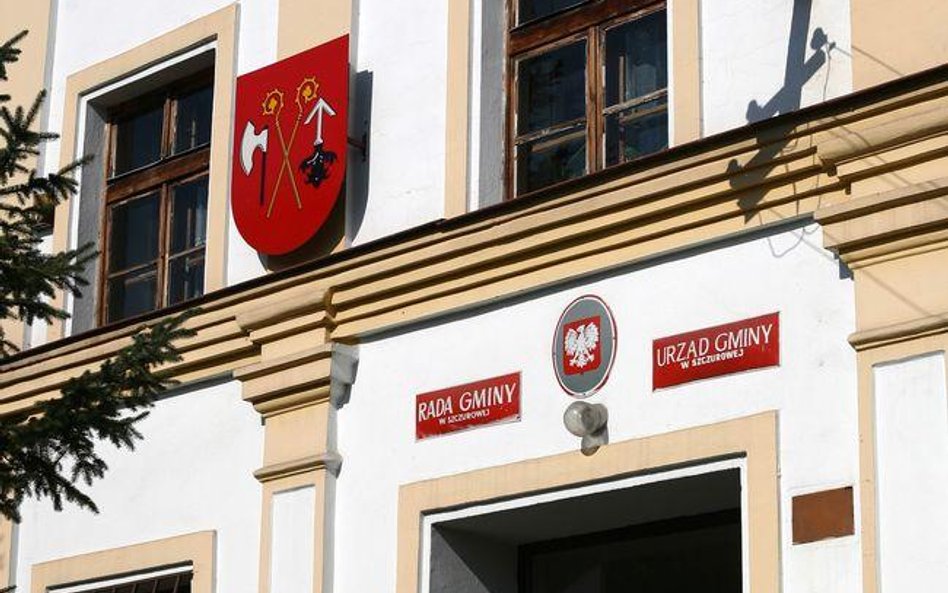 Wybory samorządowe: Gminny herb na plakatach w kampanii wyborczej