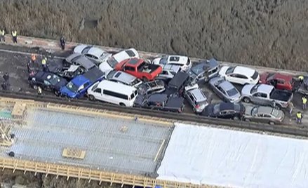 USA: Gigantyczny karambol na autostradzie. Rannych 51 osób