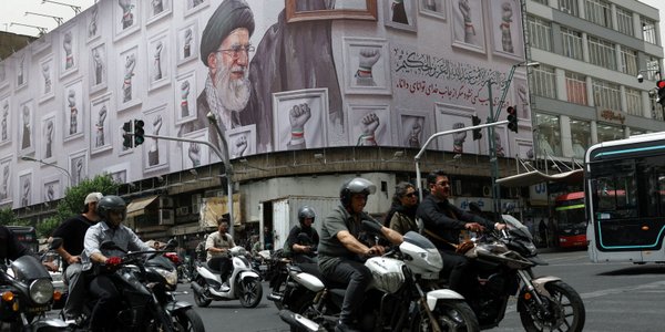 Iran utwardza stanowisko negocjacyjne. Ajatollah: Wzbogacony uran ma zostać w kraju