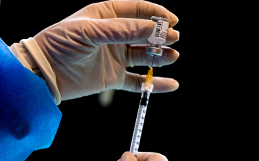Niemcy chcą kupić szczepionki dla siebie i dla innych