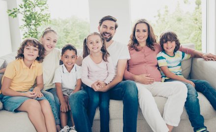 Świadczenie wychowawcze nie spowodowało, że w Polsce zaczęło się rodzić więcej dzieci