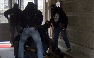 Gangsterzy ścigani w USA, złapani w Warszawie