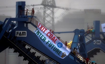 Niemcy: Protestujący okupowali nową elektrownię węglową