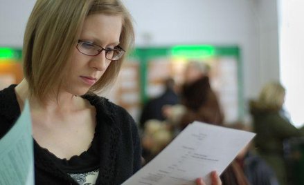 Inspekcja Pracy opowiada na pytania w zakresie prawa pracy w ramach kampanii "Zanim podejmiesz pracę