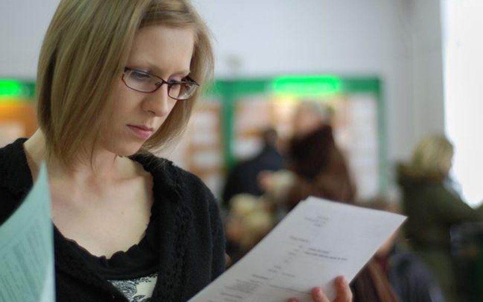 Inspekcja Pracy opowiada na pytania w zakresie prawa pracy w ramach kampanii "Zanim podejmiesz pracę