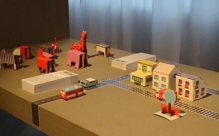 „Papierowe miasto” i tekturowe „Zwierzęta” Roberta Czajki