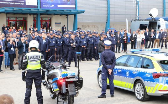 Nowe oznakowanie radiowozów