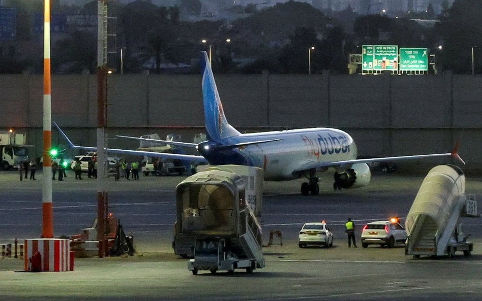 Samolot linii flydubai, który musiał awaryjnie lądować w Arabii Saudyjskiej