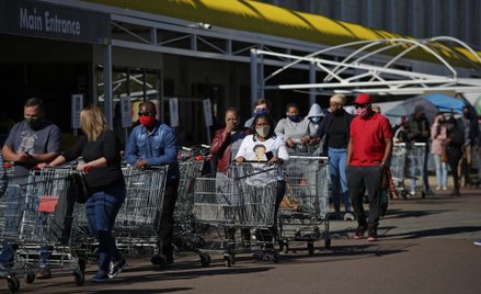 Alkohol wrócił do RPA. Kolejki przed sklepami