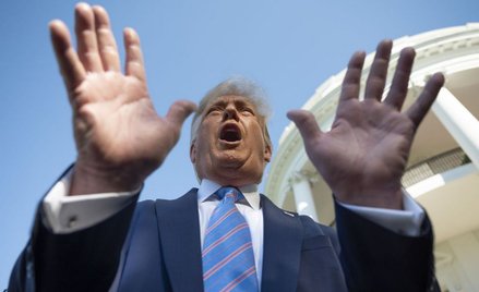 Lek, który polecał Trump, szkodzi chorym na COVID-19?